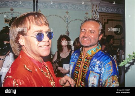 gianni versace collaborazione con elton john|gianni versace worth death.